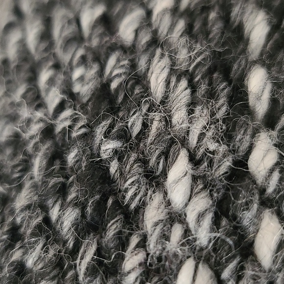 Danier Women's Black Wool Blend and Leather Coat (Sz M) - Picture 3 of 15